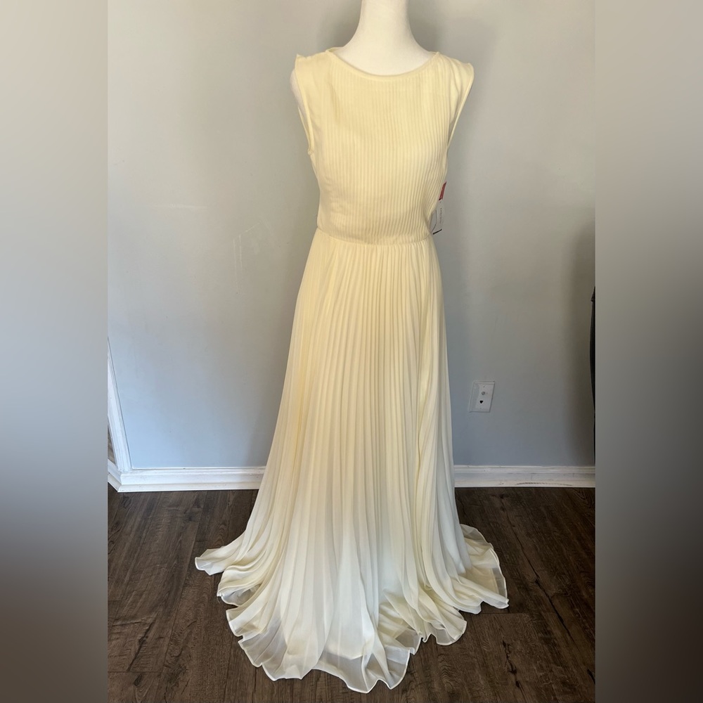 Prom Dress/Wedding Gown/ Engagement Gown